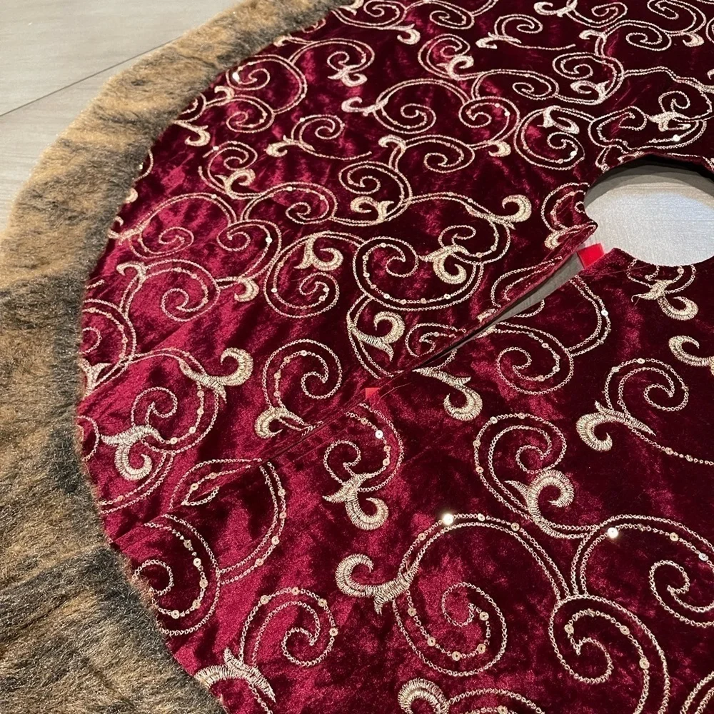 Valery Madelyn Christmas Tree Skirt 48 inch With Gold Scrolling Sequins Fur